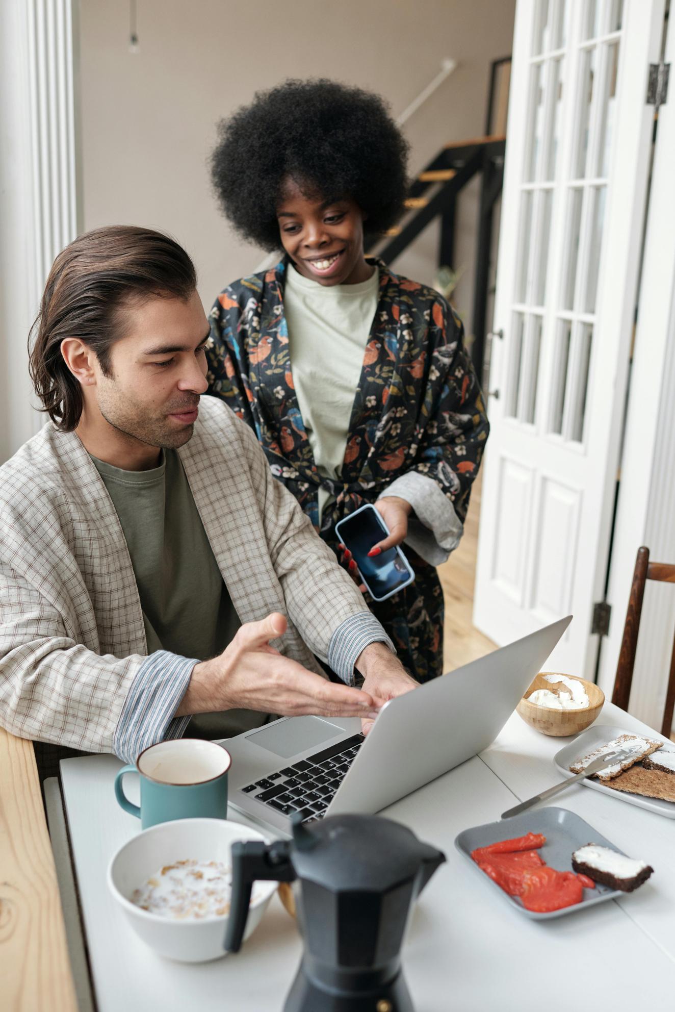 Fehlerbehebung bei Instagram-Nachrichten: Warum Ihre DMs, die Sie auf dem Laptop senden, nicht auf dem Handy erscheinen